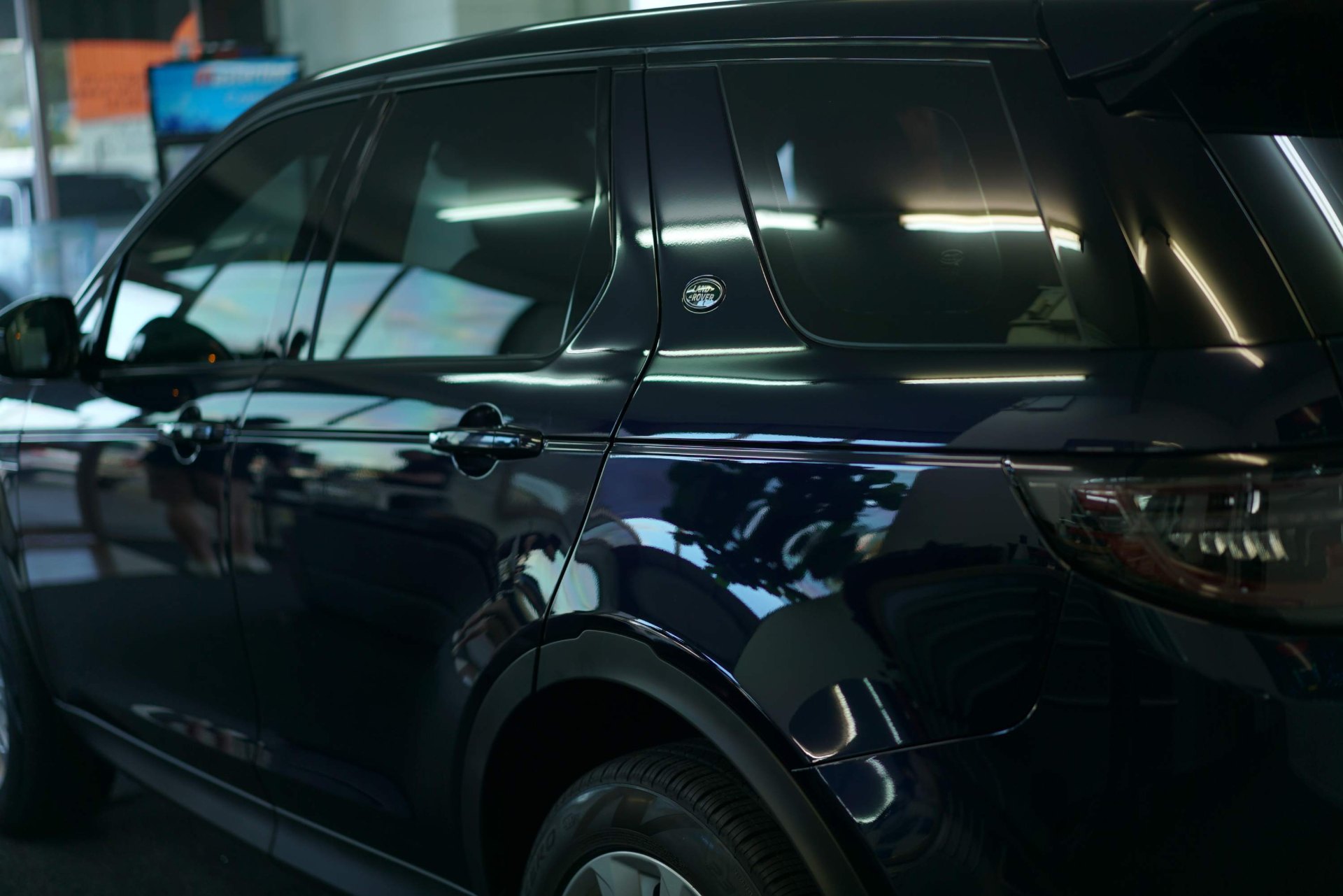 Tinted Range Rover window by Mastertint